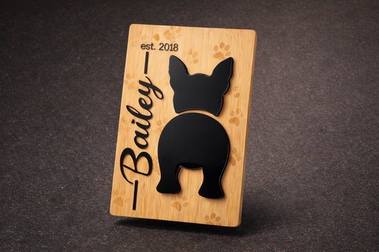 Personalisierte Holztafel „Bailey“ – Hunde-Türschild mit Pfotenmotiv